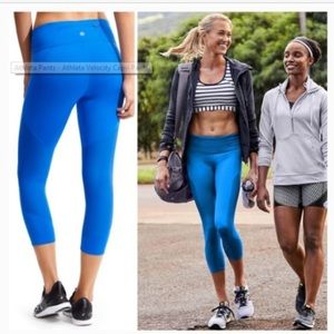 Athleta Velocity Capris Macaw Blue - Medium (29)